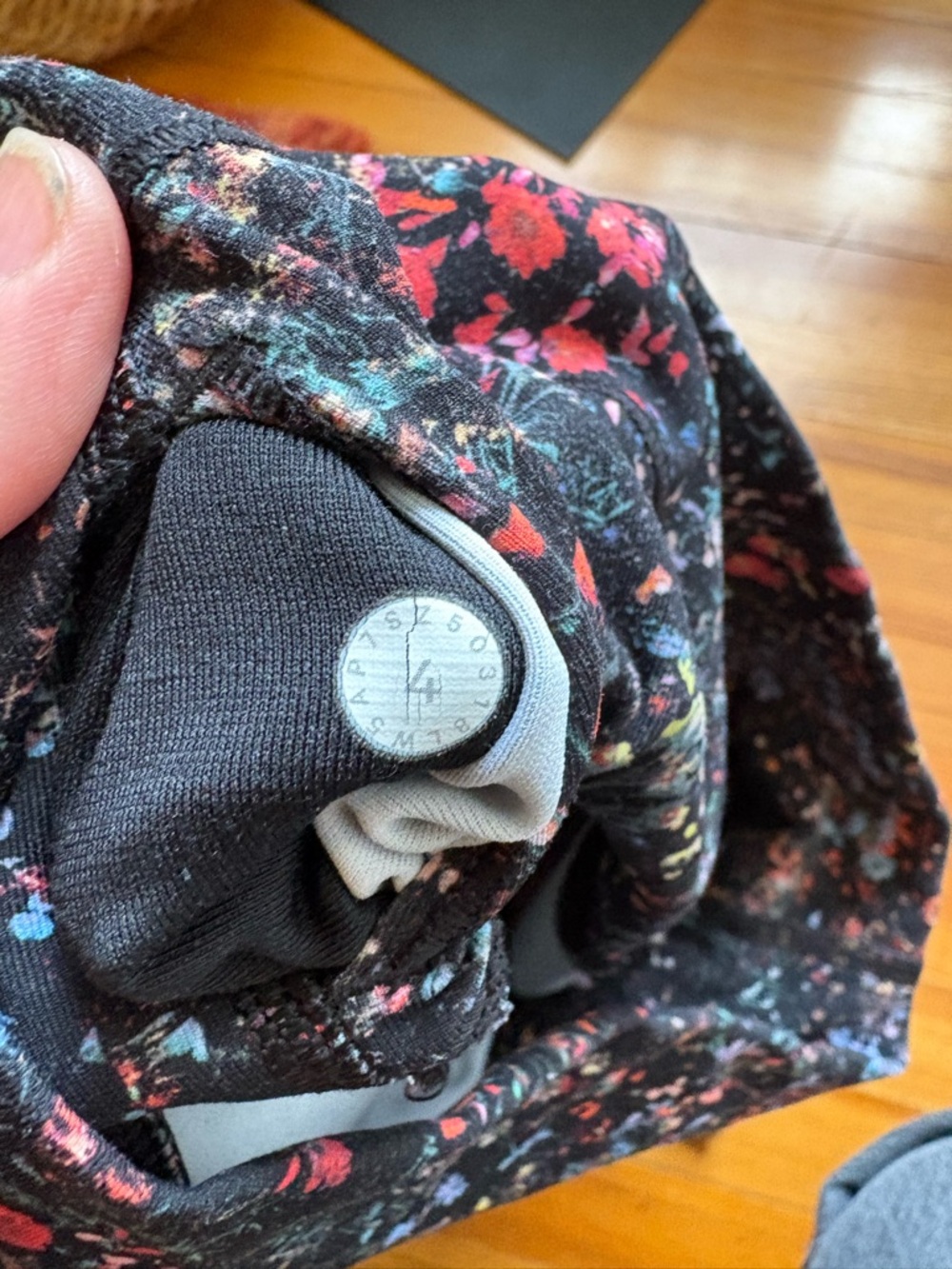 Black MultiColor Floral Spray | lululemon athletica | High-Rise Leggings | 28” - Picture 5 of 7